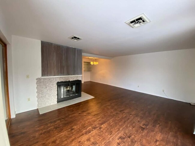 Photo - 800 F St Condo Unit M3