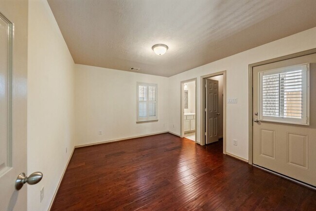 Photo - 4018 Childress St