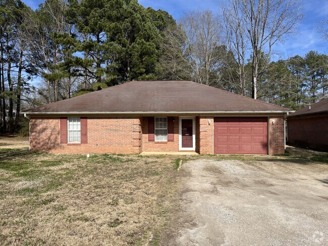 Building Photo - 2bd/2ba with an oversized single car garage Rental