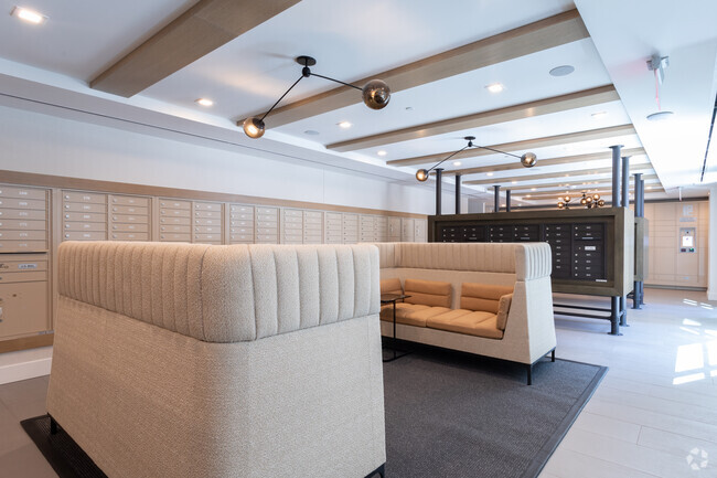 Mailboxes / Concierge Lockers