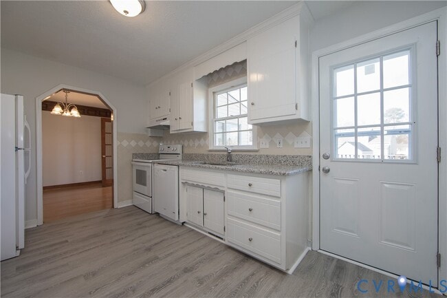 Photo - 19224 Maurer Ln