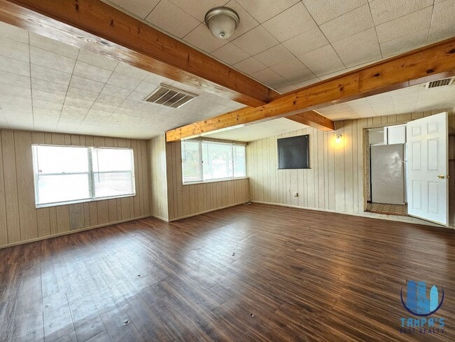 Photo - 4 Bedroom, 3 Bath HOUSE with a detached 1 Bedroom and 1 bath in Lakeland *MOVE-IN SPECIAL*