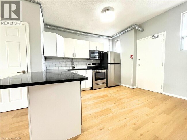 Photo - 121 Park St S Unit 5