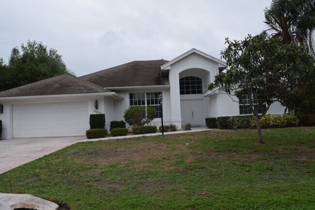 Photo - Fully furnished 3 bedroom 3 Bath POOL home in Sandpiper Bay