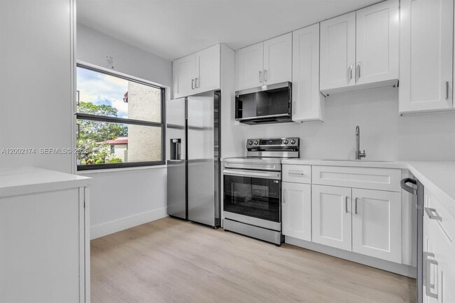 Photo - 8535 Casa Del Lago Unidad F