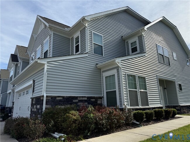 Building Photo - 18417 Palisades Ct