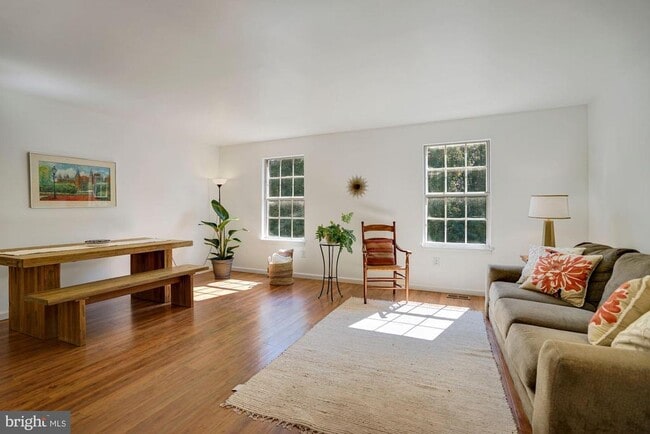 Photo - 6356 Shaundale Dr