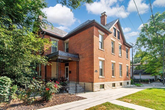 Building Photo - 22 E Frankfort St