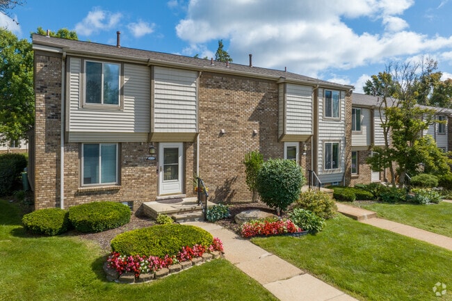 Building Photo - Edge At Farmington Hills - Farmington Hills, MI