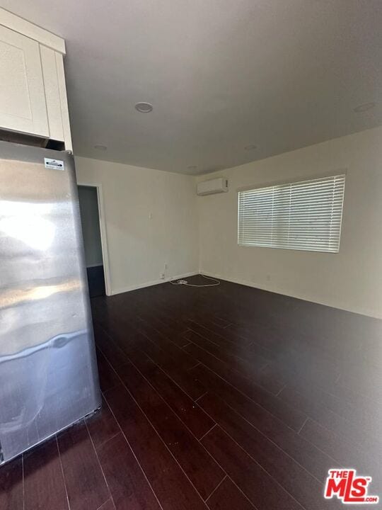 Photo - 10961 Roscoe Blvd