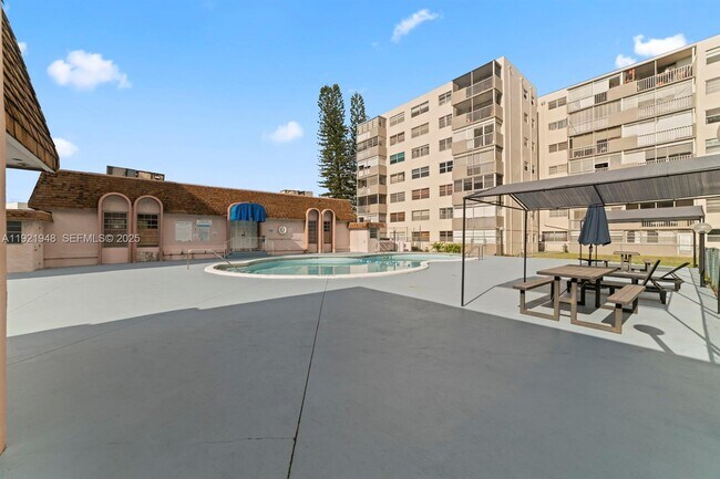 Photo - 16450 Miami Dr Unit 602