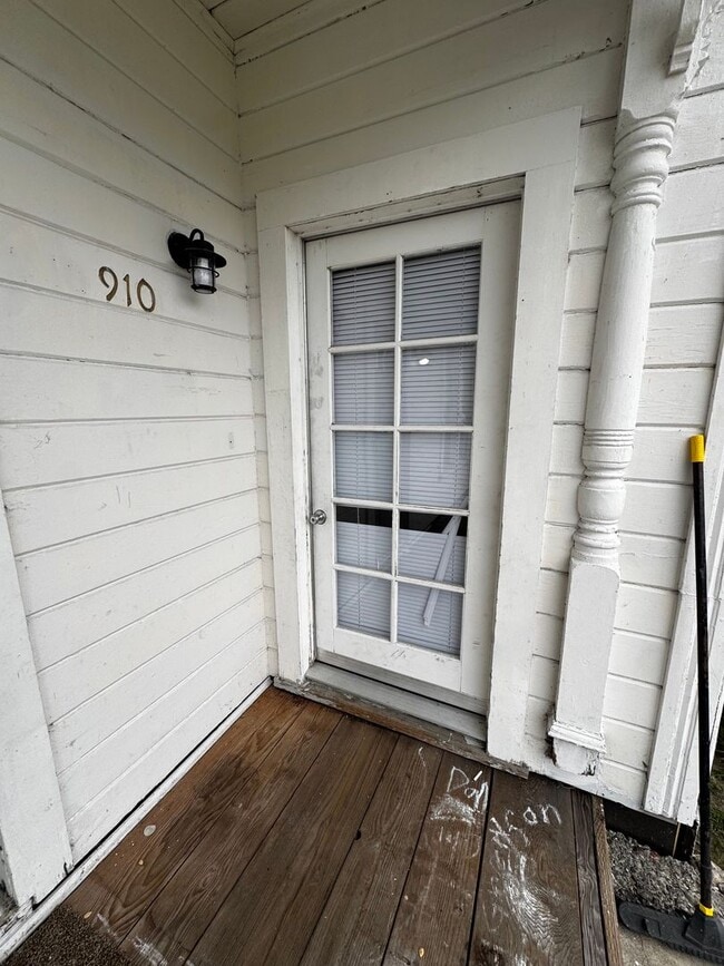Photo - 910 8th St Unidad 910 1/2 8th ST