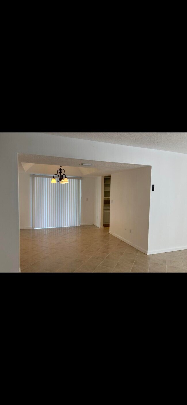 Photo - 1243 Kinglet Terrace