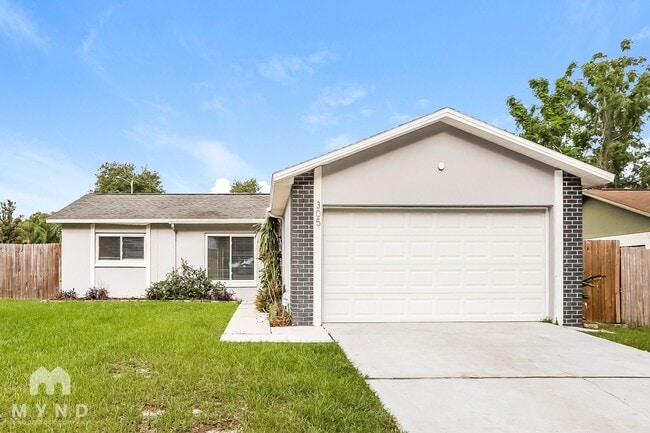 Building Photo - 305 Silver Hill Dr