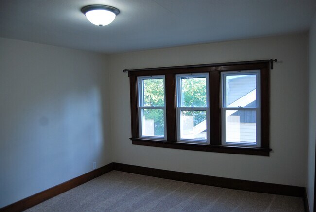 Bedroom 1 - 1612 S 77th St Unidad Upper