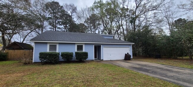 Building Photo - West Ashley Home- Forest Lakes Subdivision