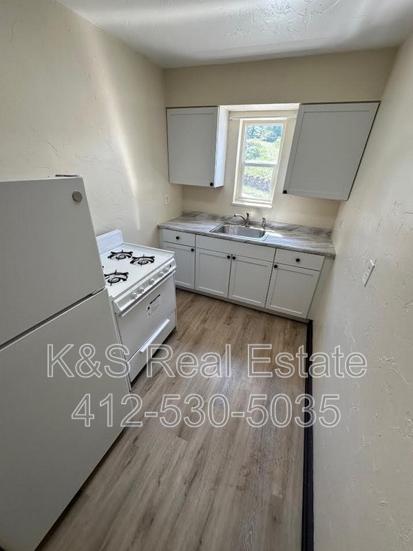 Photo - 144-144 W 9th Ave Unit 1