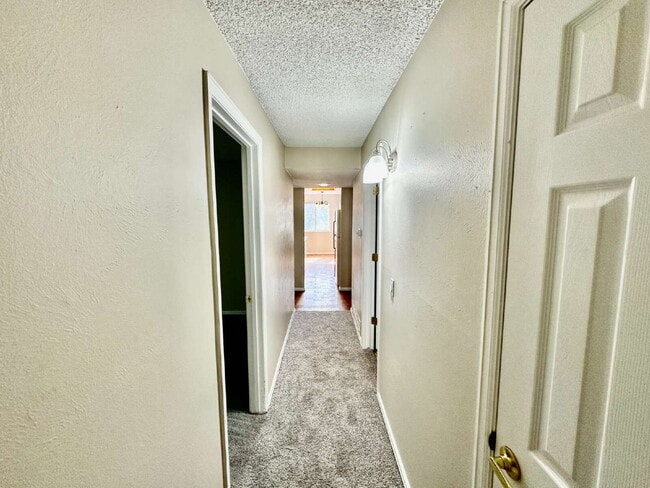 Photo - "Charming 2-Bed Condo Retreat in Aurora!" Unit 1522R