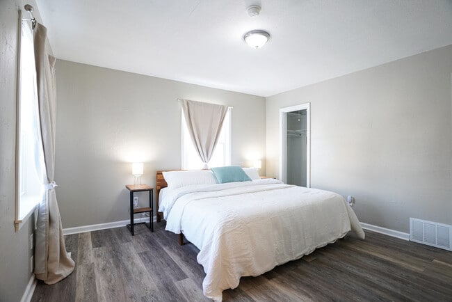 Photo - 1252 Sage Ave