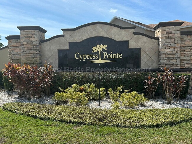 Building Photo - 1025 Cypress Pointe Blvd Rental