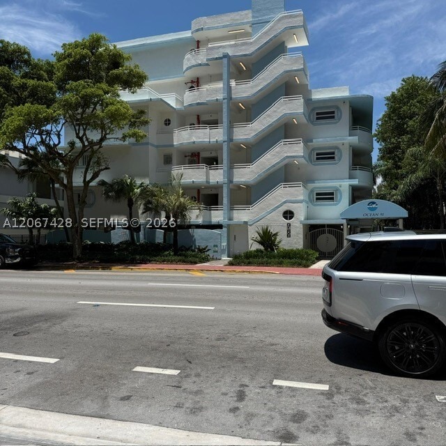 Building Photo - 9156 Collins Ave Unit 405