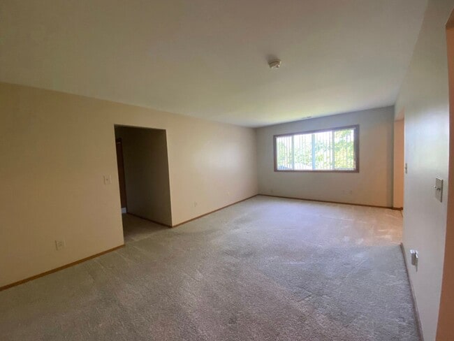 Photo - 2 Bed/1.5 Bath Ground floor Unit IVA33