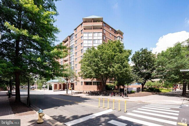 Building Photo - 1001 N Randolph St Unit 212 Rental