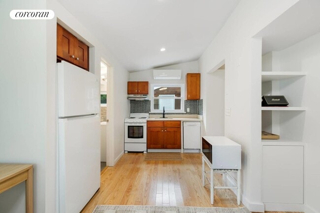 Photo - 61 Squires Ave