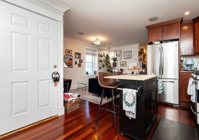 Photo - 632 E Broadway Unit 4