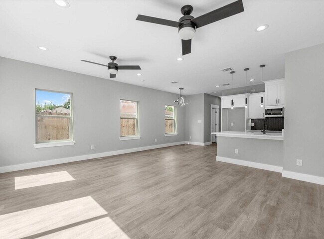 Photo - 8910 De Priest St