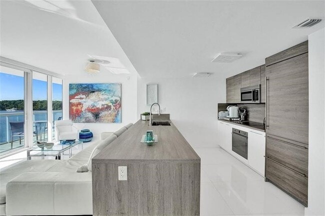 Photo - 400 Sunny Isles Blvd Unit 319
