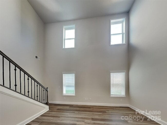 Photo - 168 Queenshall Rd