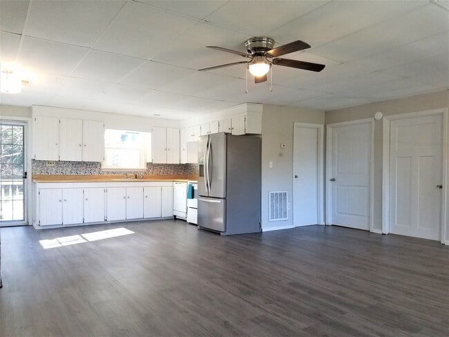 Photo - Beautiful 2 Bed Home in Fleetwood!