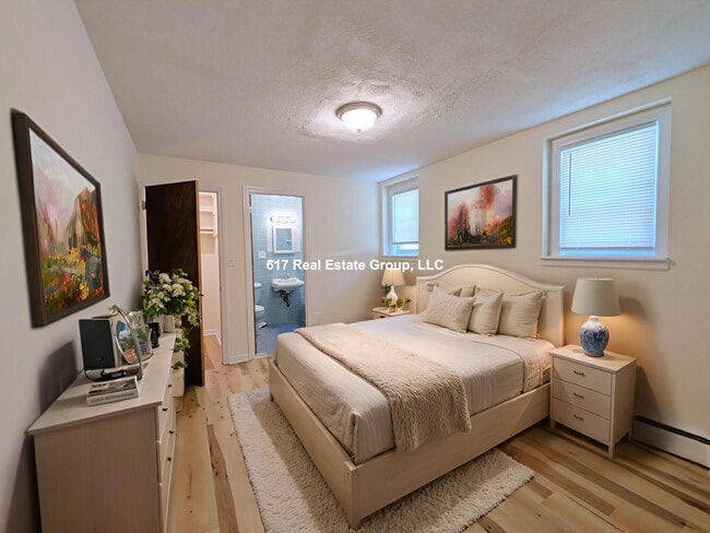 Photo - 2018 Commonwealth Ave