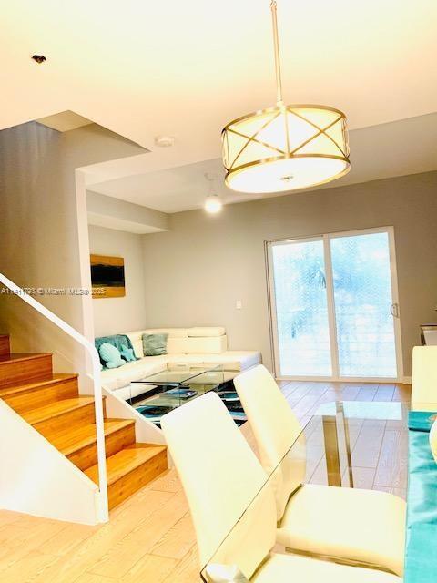 Photo - 619 Meridian Ave