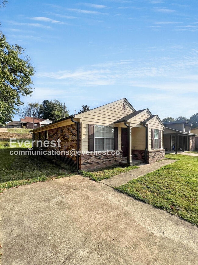 Photo - 360 Darrell Cove