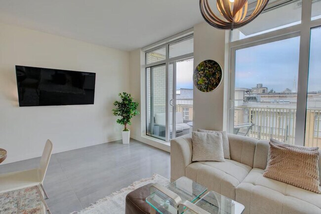 Photo - 203 E 7th Ave Unit SI ID1473073P