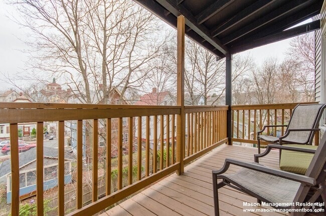 Building Photo - 126 Minden St Unit 3 Rental