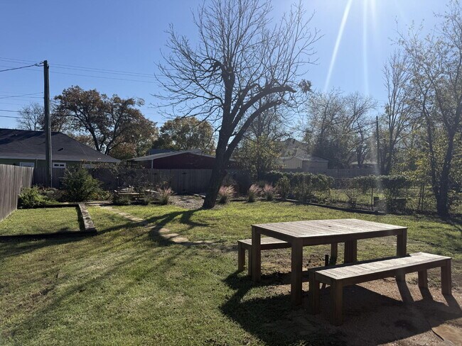 Photo - "Charming 3-Bed Home with 2.5 Baths & Spacious 2296 Sq Ft in Waco!"