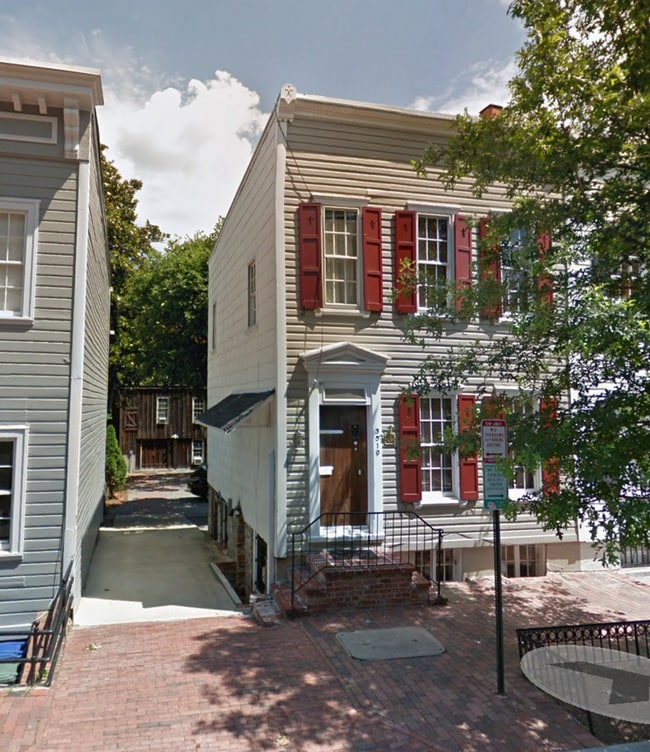 Photo - 3519 O St NW Unidad O