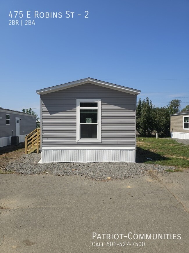 Photo - 475 E Robins St