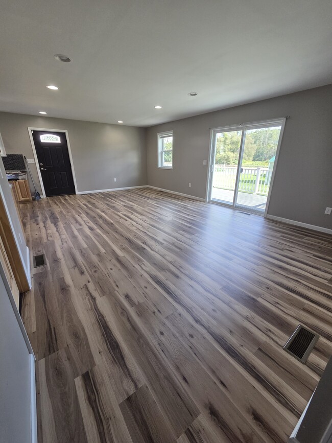 Living/Dining Area