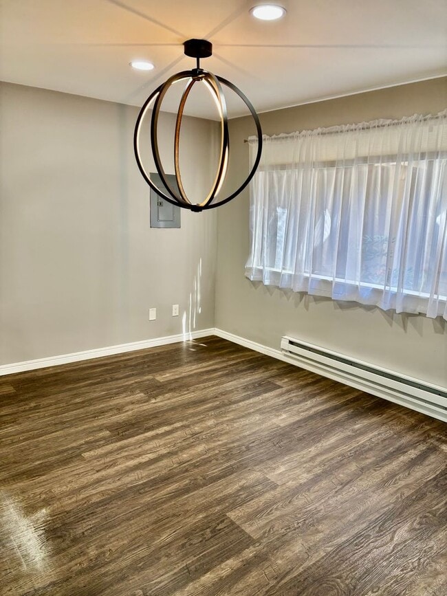 Photo - 2 Bed / 2 Bath updated Mercer Island condo $2,995/mo Unit 204