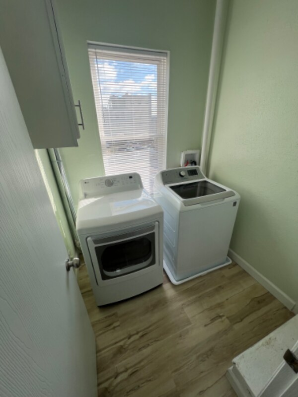 Photo - 933 White St