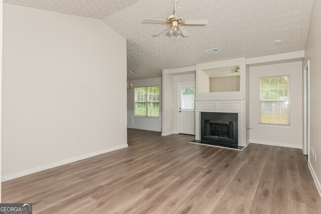 Photo - 177 Goldleaf Dr House