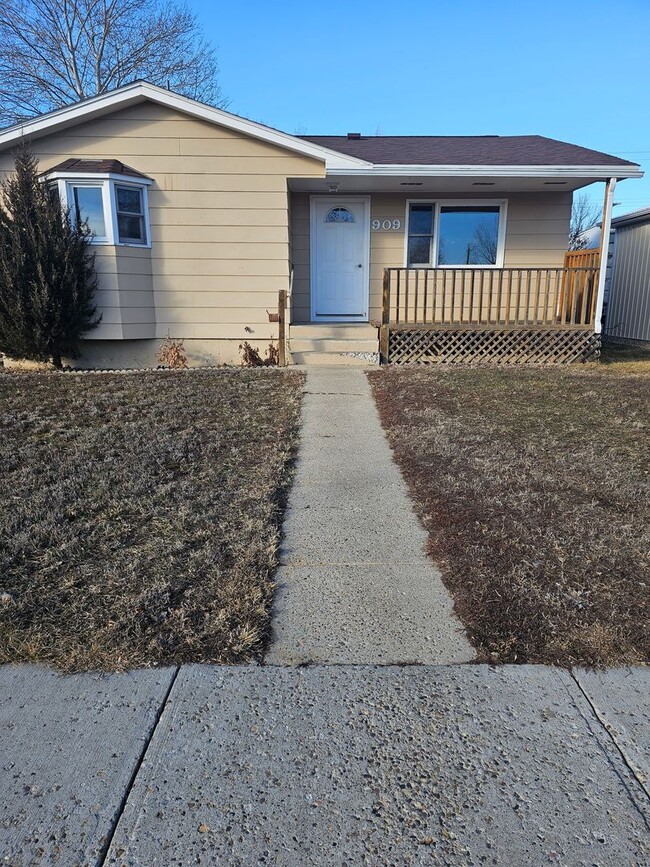 Photo - 909 Cale Ave