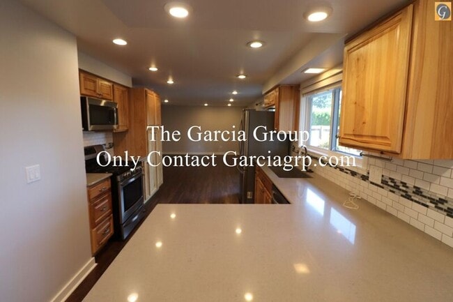 Photo - 1102 NE Kathryn St