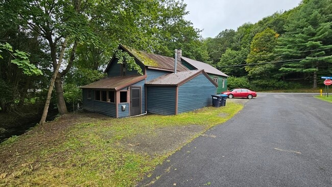 Photo - 138 Winney Hill Rd House