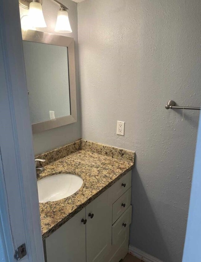 Photo - 1701 Upland Dr Unit True