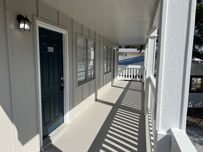 Photo - 6642 Applegate St